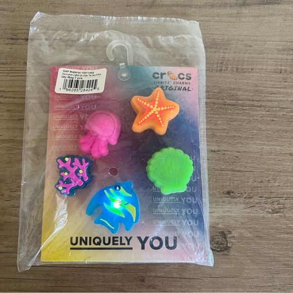 Crocs Jibbitz Charms Original Under The Sea Light Up Ocean 5 Pack New In Package - Picture 7 of 8